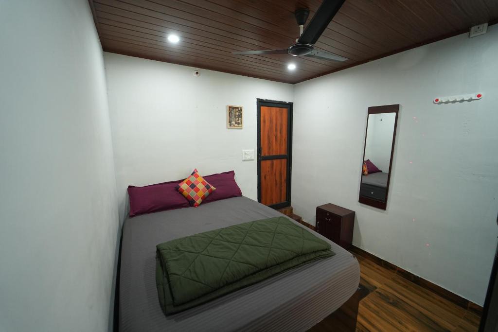 Mullayanagiri Hostel | Da Java 18 hostel and Homestay Chikmagalur