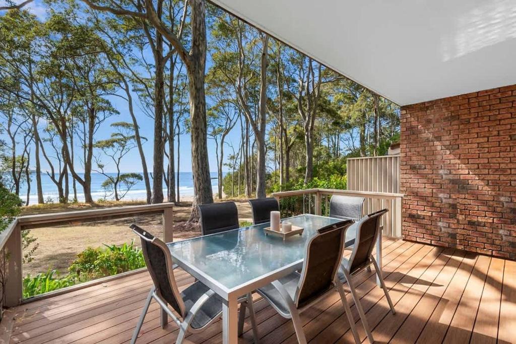 Denhams Beach Apartment | Denhams Beach Waterfront