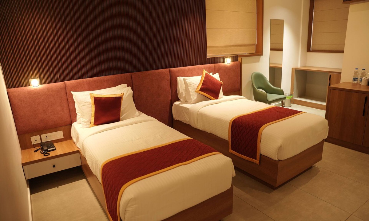 Thalassery Hotel | Denz Paradise