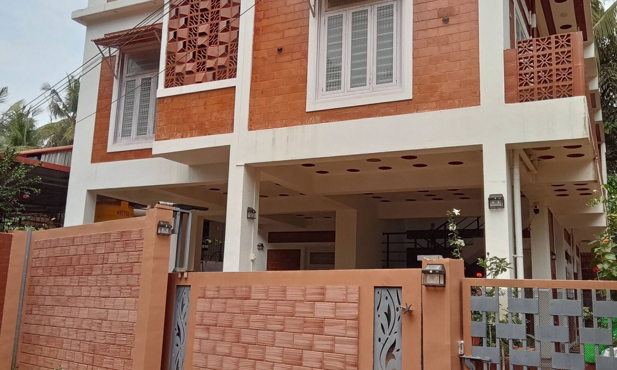 Ullal House | DhruvDhanush(2-bedroom with AC/2 attached bathroom in lovely Ullal/deralakatte