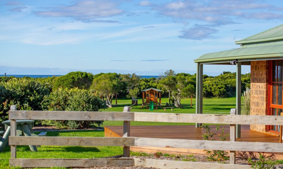 Marengo House | Directly opposite the beach, Ocean View Marengo is sure to delight!