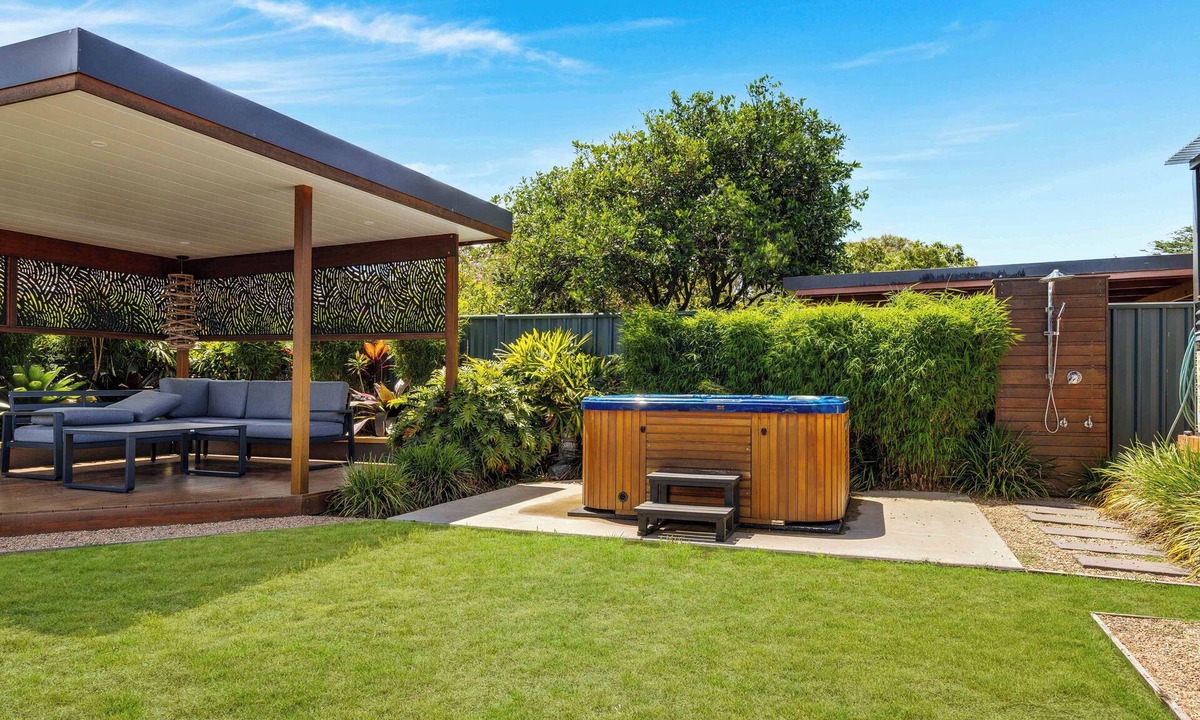 Surfside House | Dog Friendly, Spa and Beaches- Surfside Family Home