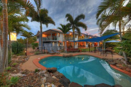 Tin Can Bay Apartment | Dolphin Waters