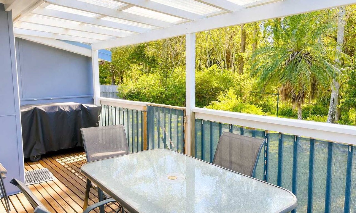 Mollymook Beach Apartment | Donlan's Beach Cottage - 85m to Mollymook Beach