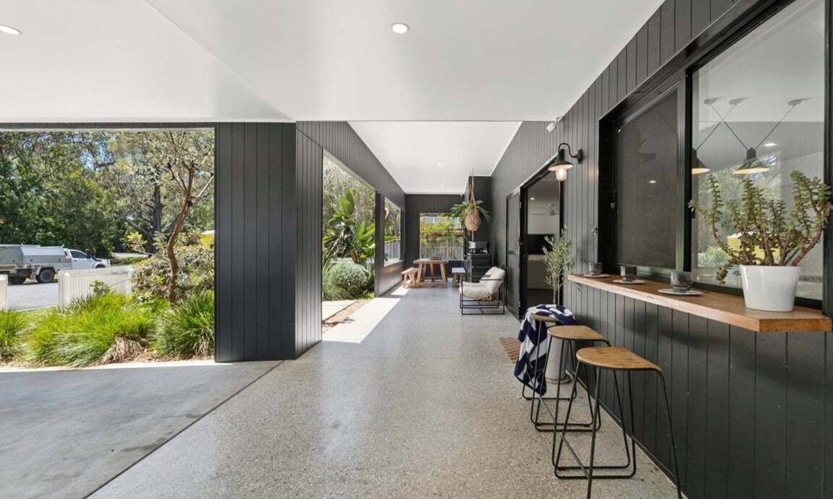 Coffs Harbour House | Donovan's Guest House - Great Location, Pet Friendly, Pizza Oven