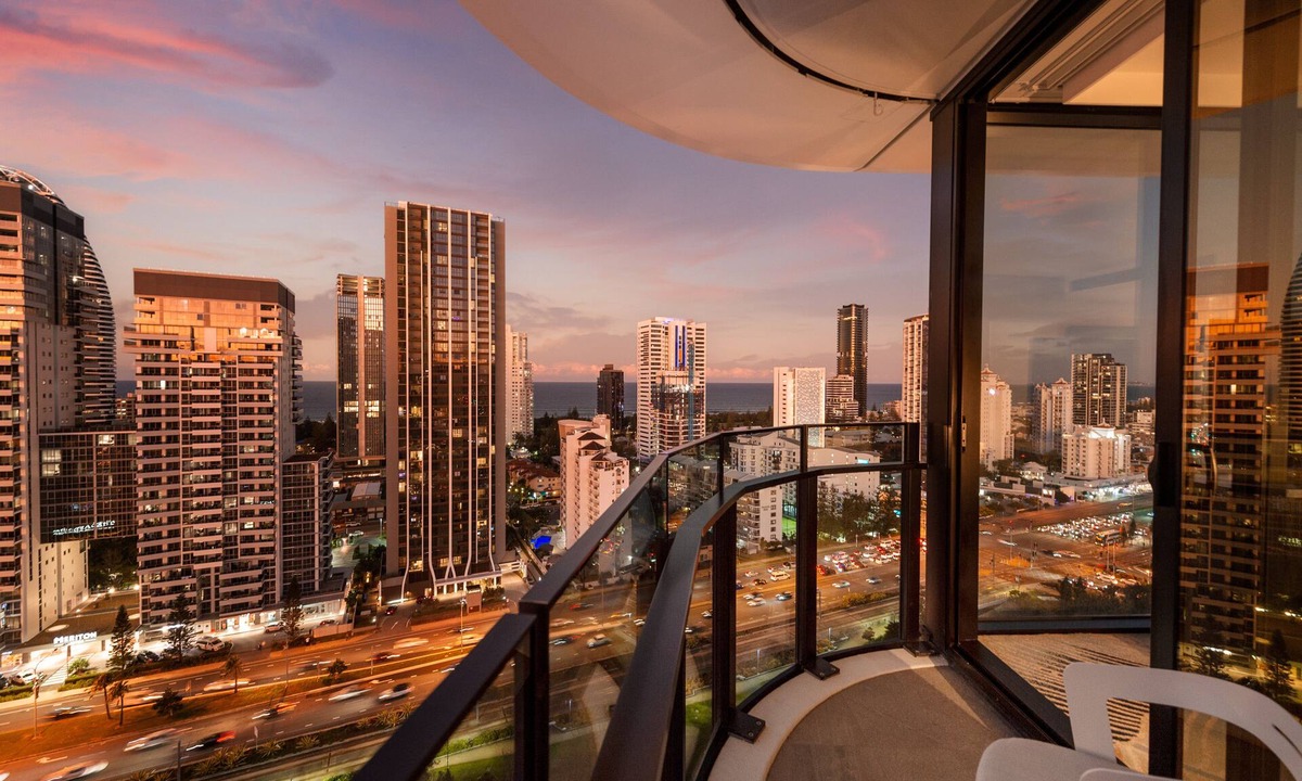 Broadbeach Hotel | Dorsett Gold Coast
