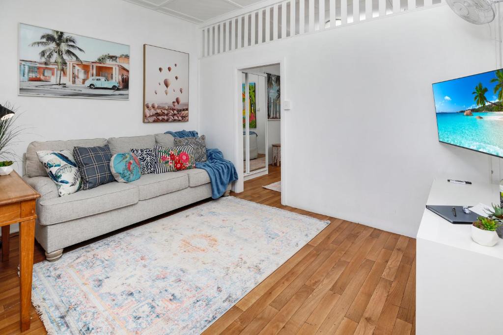 Cairns North Apartment | Easy Going Holiday Unit on McKenzie MK6