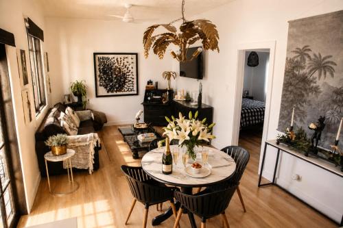Nelson Bay Villa | Ebony & Ivory Villa