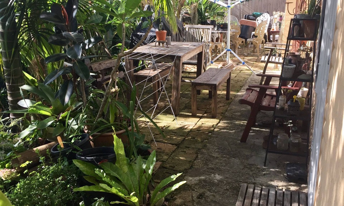 Dee Why Apartment | Eclectic room, private space, quiet nature spot near famous surf beaches & City