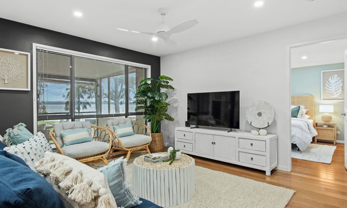 St. Georges Basin House | Edge Water - Belle Escapes Jervis Bay