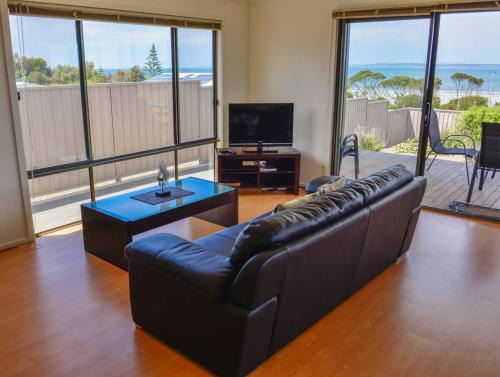 Kingscote House | Edgewater Escape Kangaroo Island