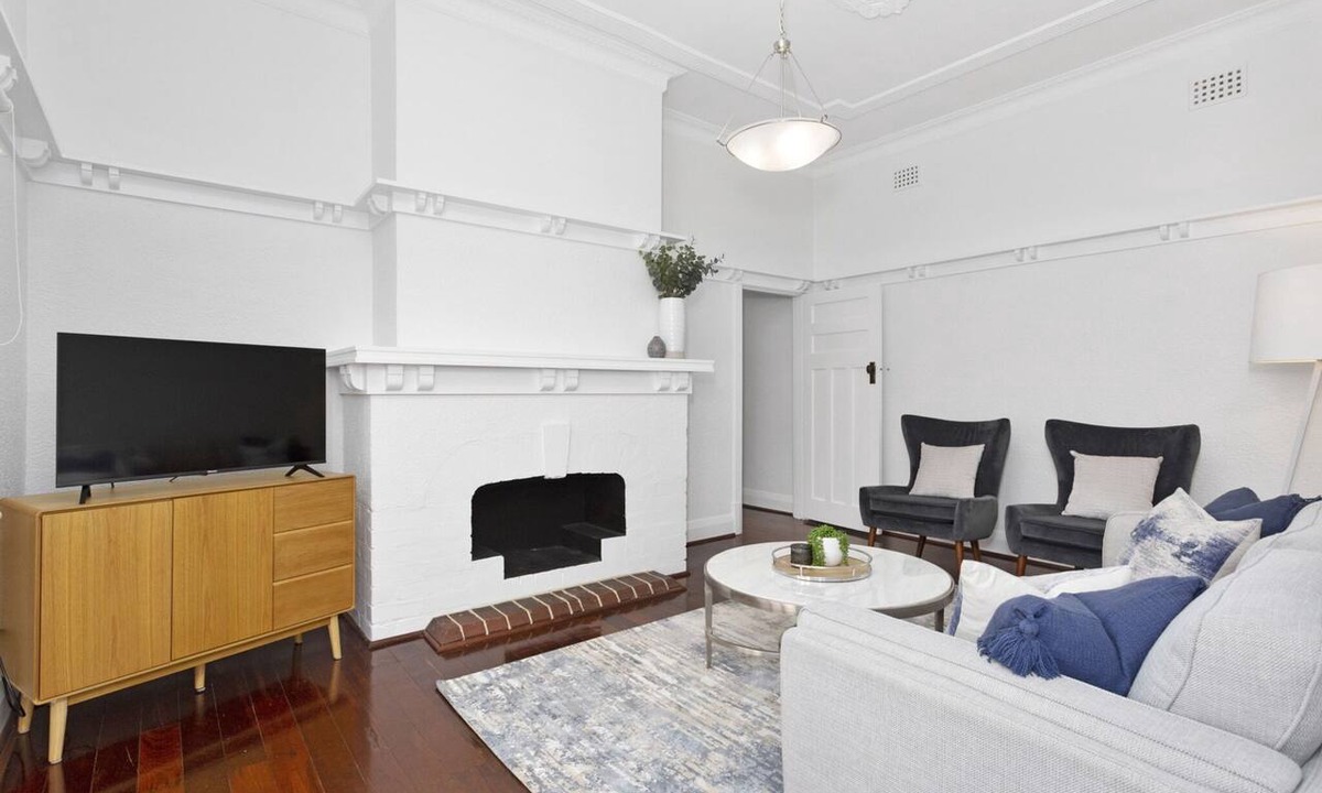 West Perth Apartment | Elegant Art Semi Detached 2-Bed Home