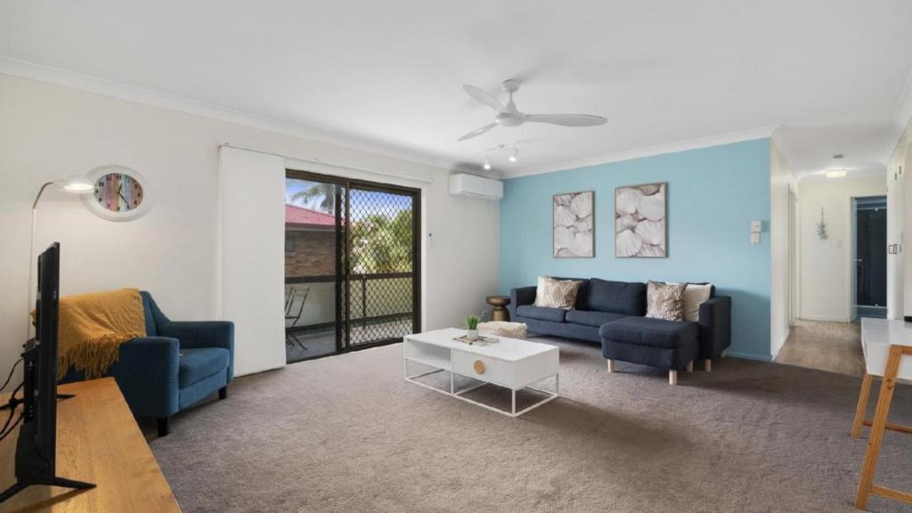 Woorim Apartment | Elegant Beachside Gem