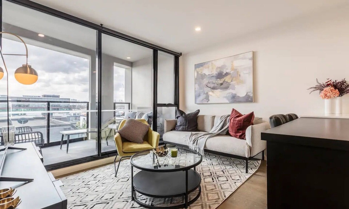 Richmond Apartment | Elegant & Charming Apt in Vibrant Richmond