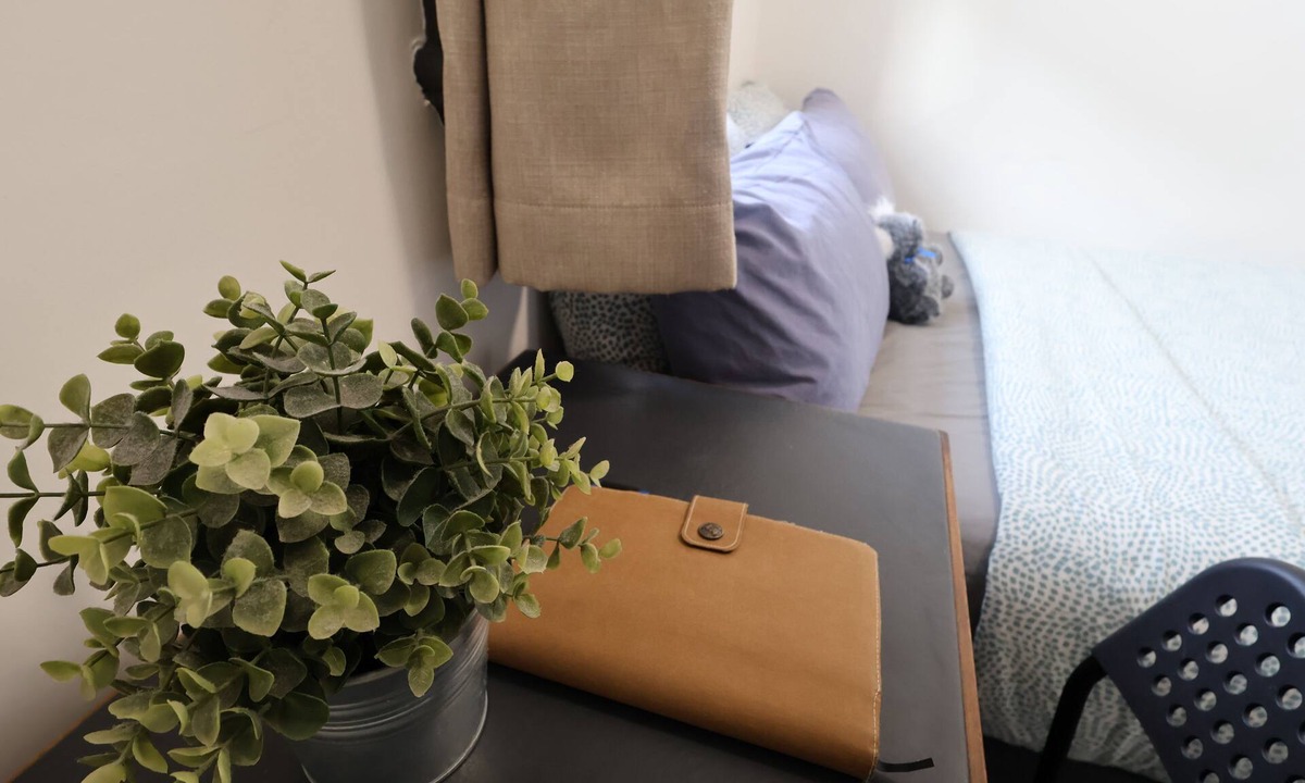 Perth Hotel | Emu Backpackers Perth - note - Valid Passport required for check in