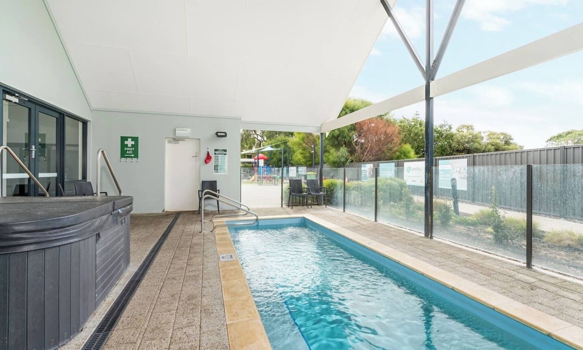 Broadwater Villa | Endless Summer - Unit 8 at Cape View Resort