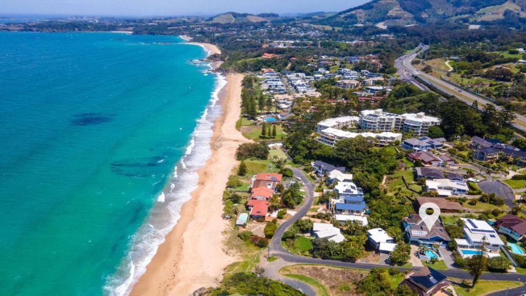 North Coast House | Epic View - Pets Stay Free, Beach, 3Bed 3Bath, Luxe