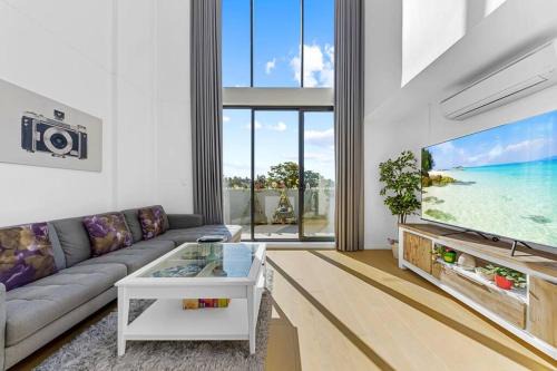 Epping Apartment | Epping Sunlit Luxury Loft - 2Beds & High Ceilings