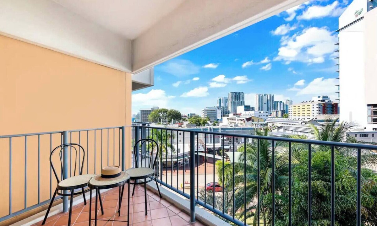 Darwin City Centre Apartment | Esplanade Escapade Modern Living and Resort Ease