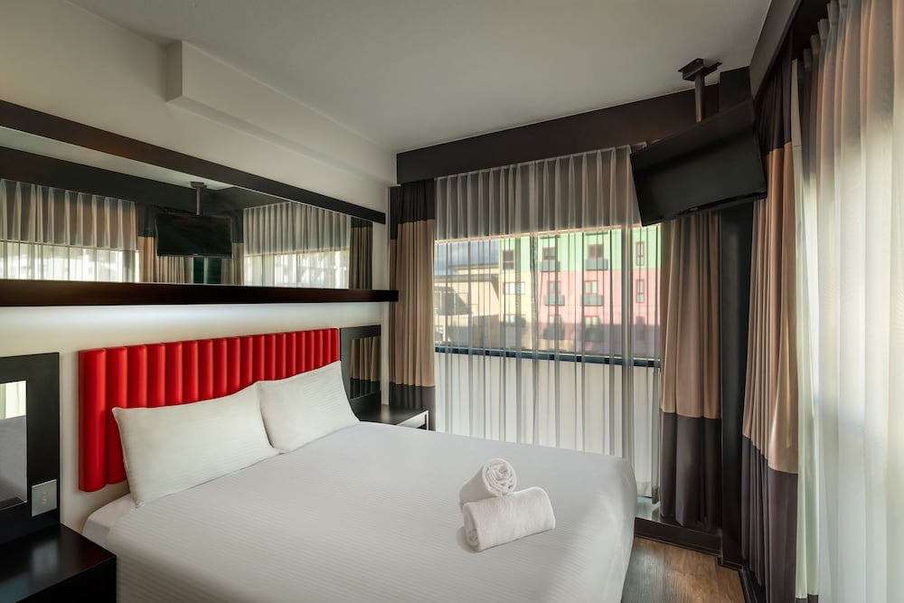 Carlton South Hotel | Essence Hotel Carlton