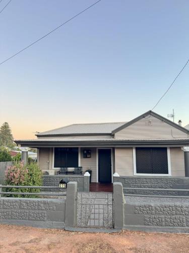 Broken Hill House | Eucalyptus Cottage