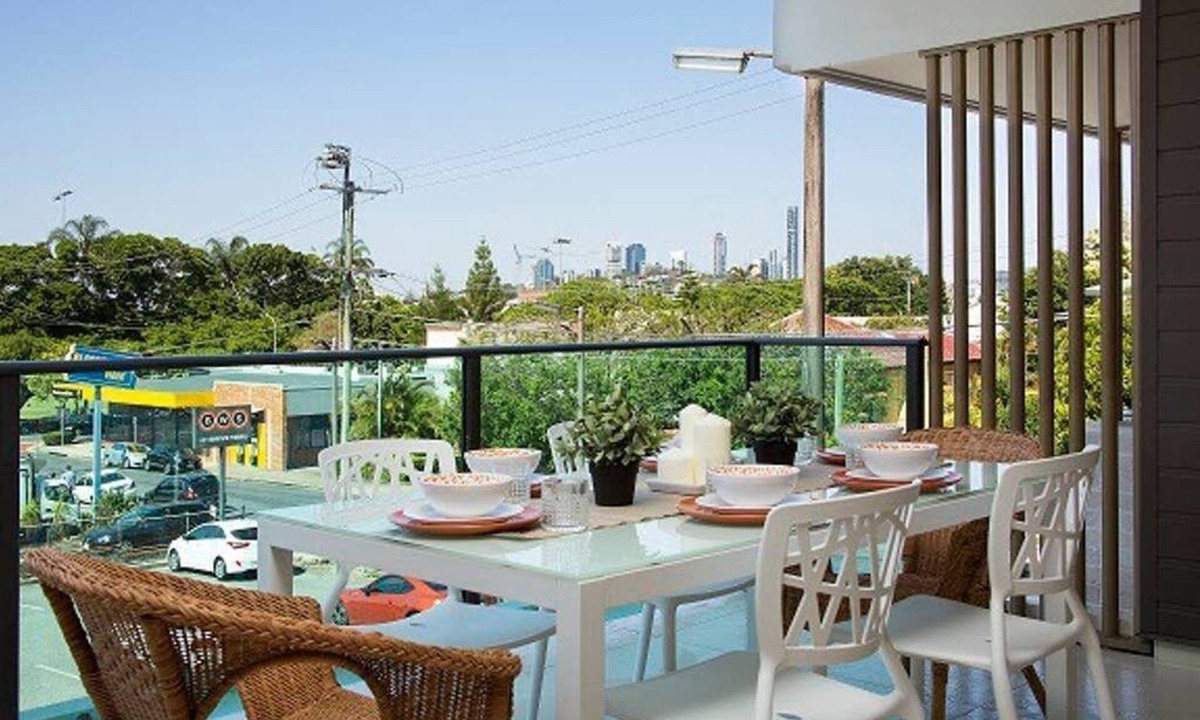 Bulimba Apartment | Executive 3BR Bulimba Apartment with Balcony in Central Location