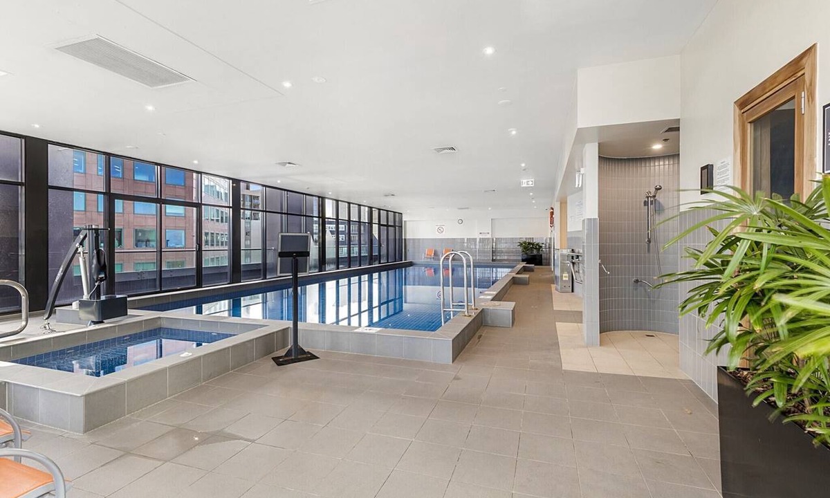Southbank Apartment | Executive Unit with Pool and Gym near Riverfront