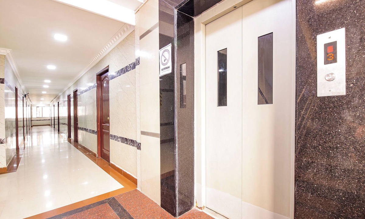 Perambur Purasavakam Hotel | Fabexpress Le Royal Inn