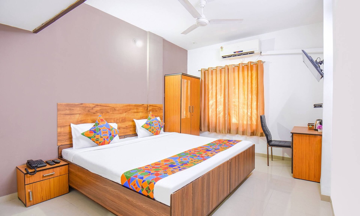 Wakad Hotel | FabExpress Wakad Stays