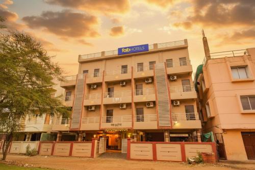 Kharadi Hotel | FabHotel 4 Star Executive
