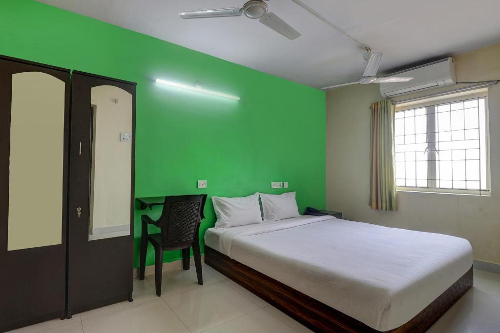Teynampet Hotel | FabHotel Green Tree Inn