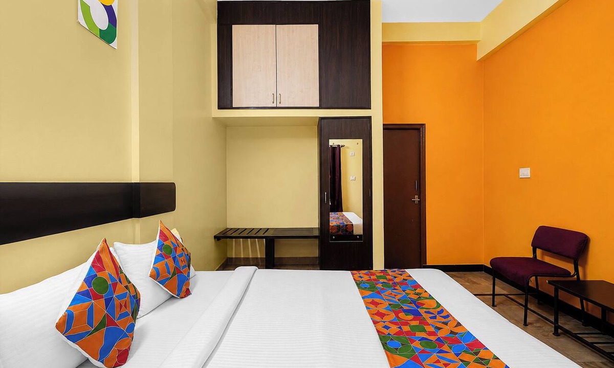 Panduranga Nagar Hotel | Fabhotel Guru Comforts
