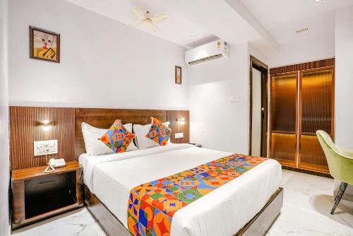 Borivali West Hotel | FabHotel Peralz - Nr Boriwali Station