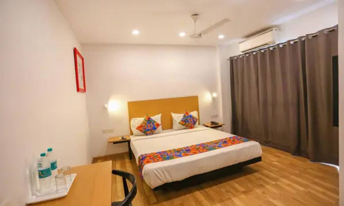 Daulatabad Hotel | Fabhotel Sharveen Classic Inn