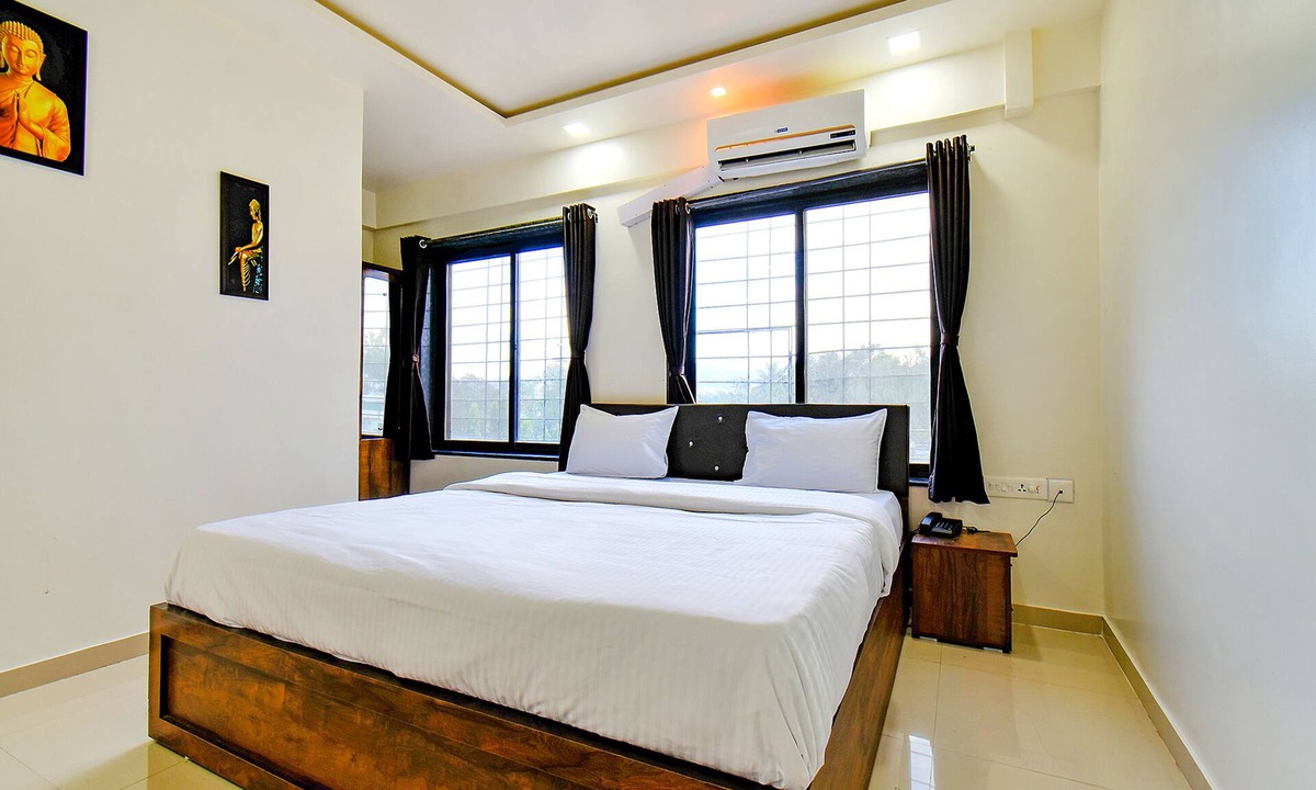 Nanded Hotel | FabHotel The White House