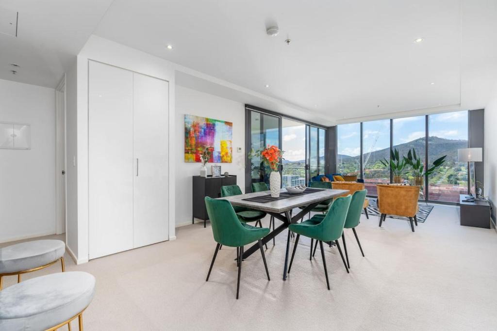 City East Apartment | Fabulous 2BR 2BA Apartment in the Central District