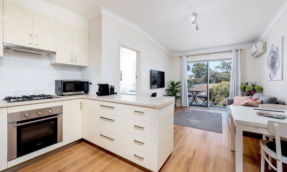 Mosman Park Apartment | Fairlight Breeze – Bright Coastal Apartment near Beach, Cafés & Train