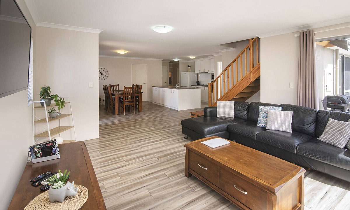 Geographe House | Family Beachscape- ARCADE MACHINE