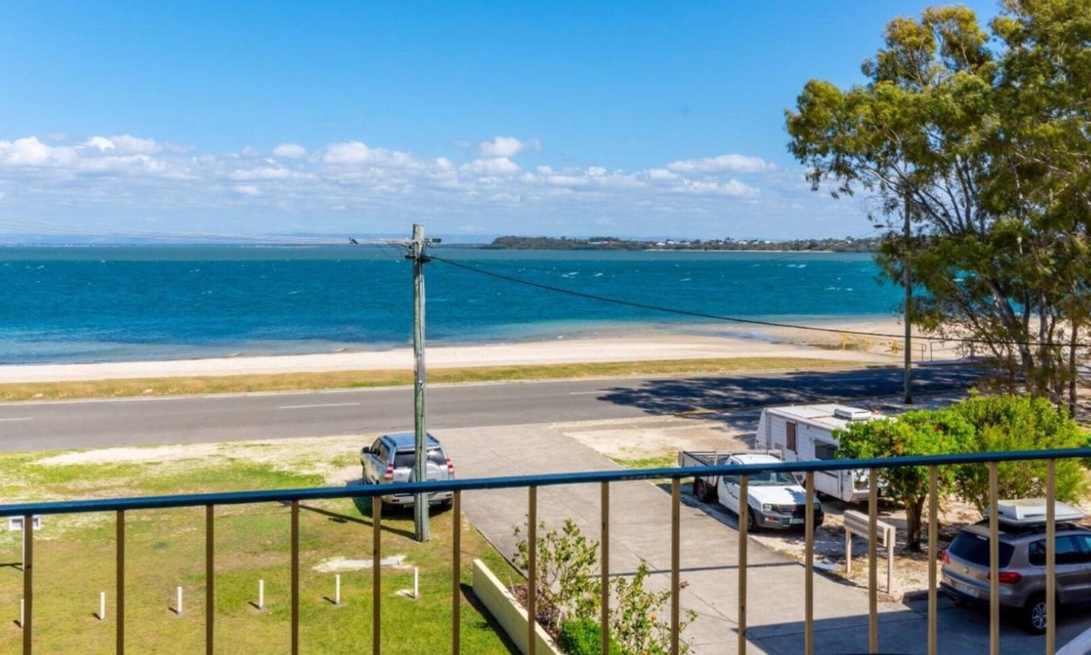 Bongaree Apartment | Fantastic Views From Top Floor