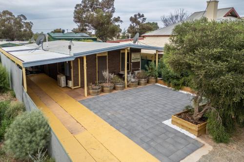 Wonoka House | Flinders Ranges Bed and Breakfast
