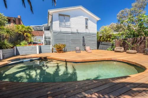 Rye House | Foreshore Haven - Poolside Comfort near Rye Beach