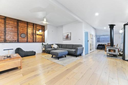 Jam Jerrup House | Foreshore Sunset Retreat