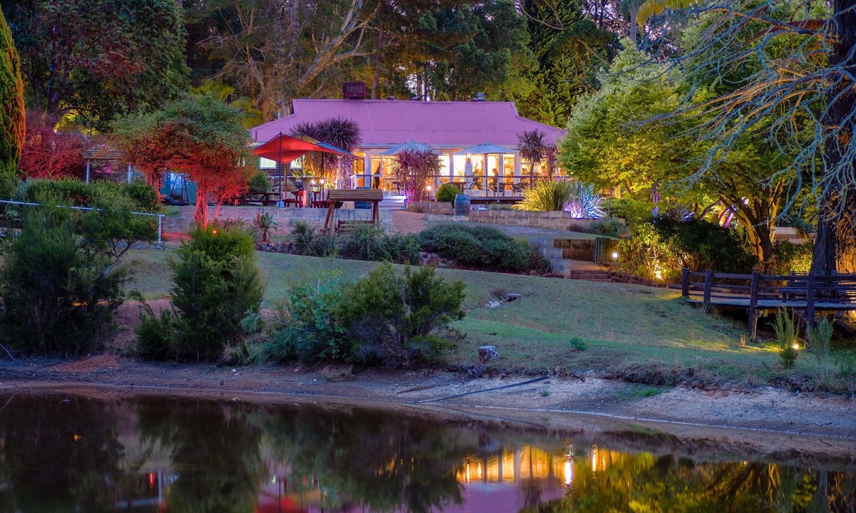 Pemberton House | Forest Lodge Resort