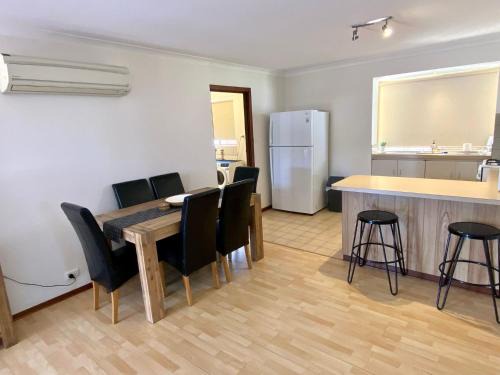 East Bunbury House | Forrest Holiday Unit Bunbury