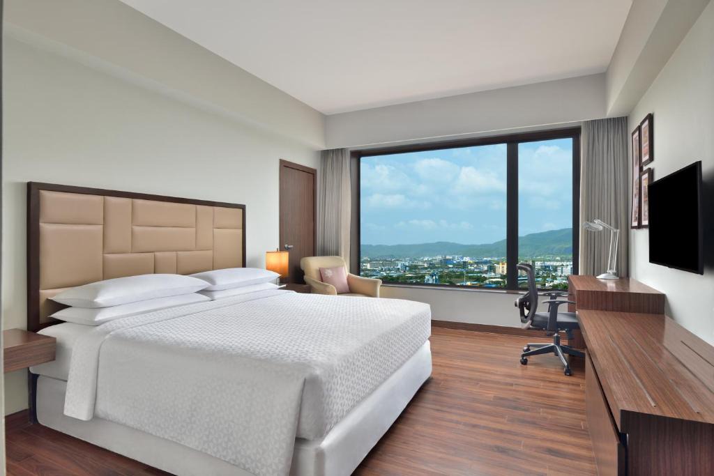 Vashi Hotel | Four Points by Sheraton Navi Mumbai, Vashi