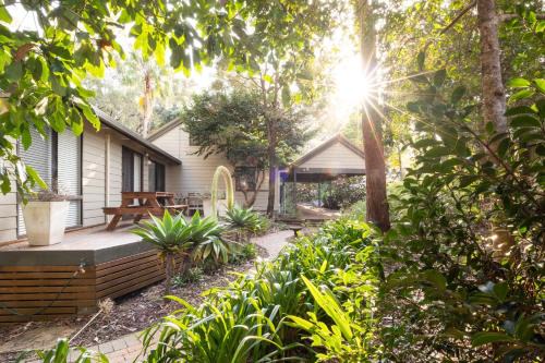 Mollymook Beach House | Free night! Pay for 2 stay for 3