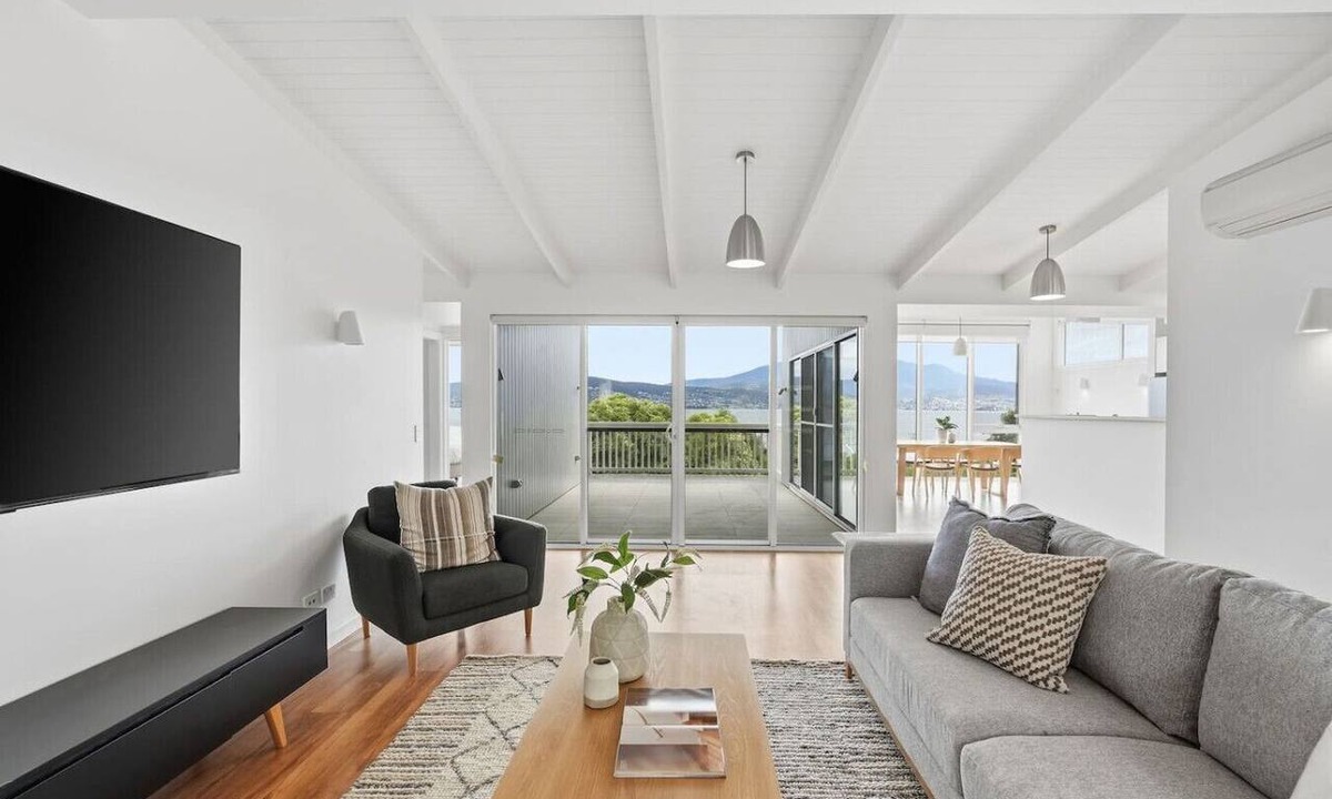 Howrah House | Fresh Coastal Home with Views