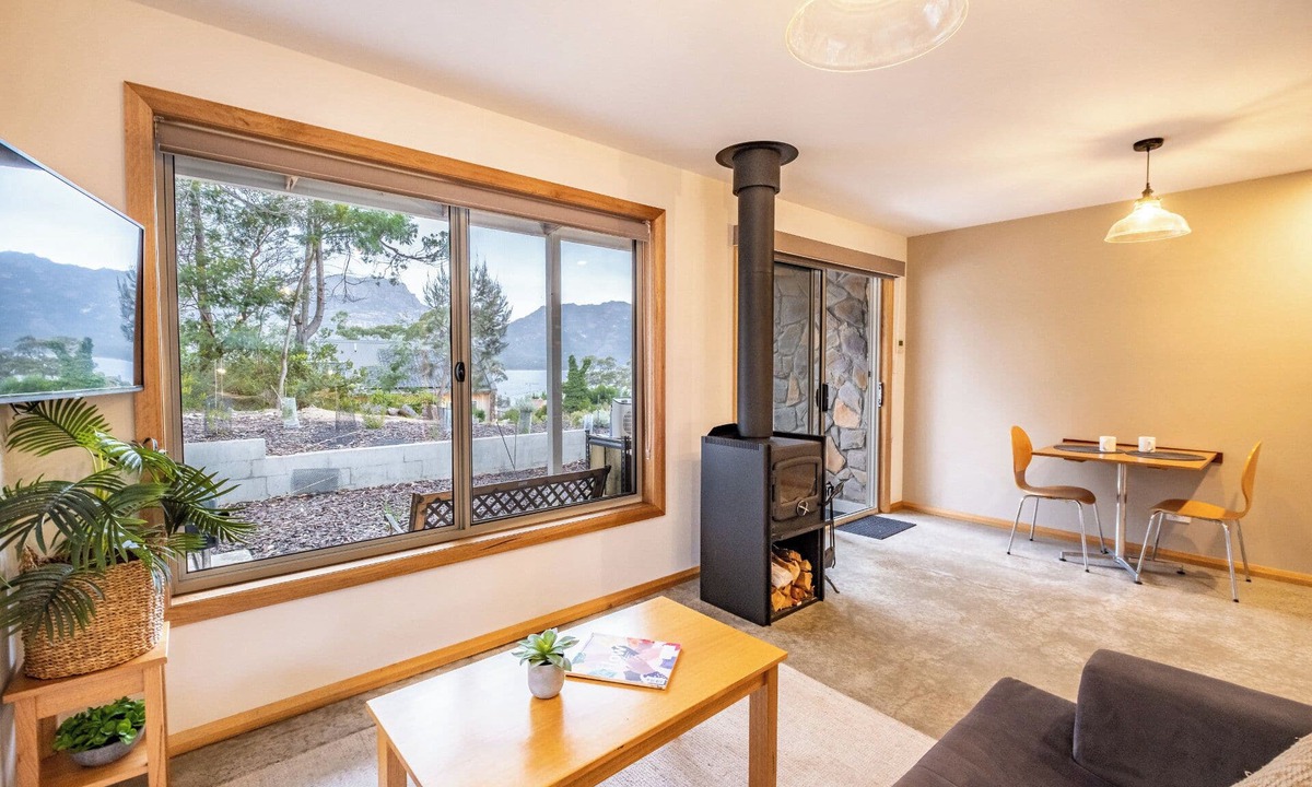 Coles Bay Apartment | Freycinet Stone Studio 8 - Freycinet Holiday Houses