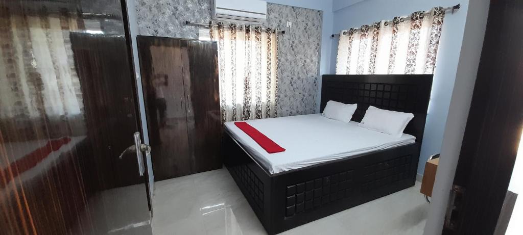 Kolkata House | Garden Guest House near Rene tower Ruby general hospital