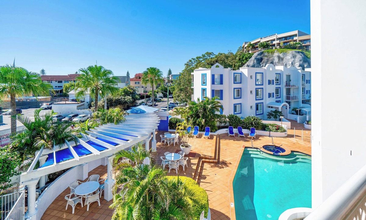Miami Apartment | GC Marathon Base, Sleeps 8, Pool, Spa, BBQ,Parking